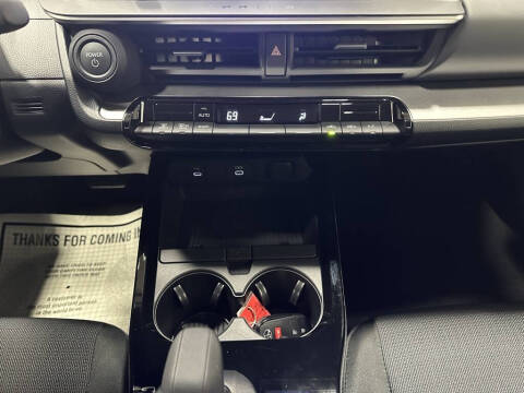 2025 Toyota Prius LE