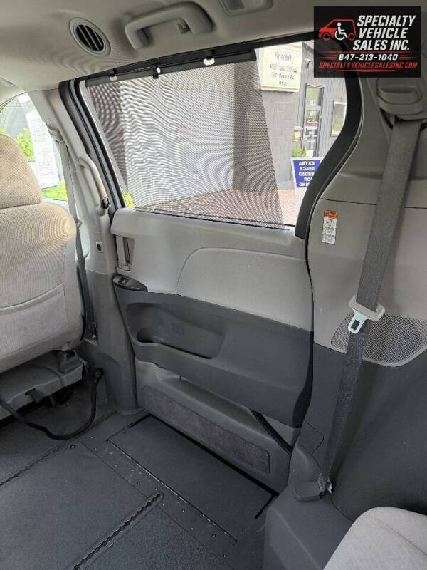 2015 Toyota Sienna LE Mobility 7-Passenger