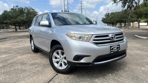 2013 Toyota Highlander for sale at Universal Auto Center in Houston TX