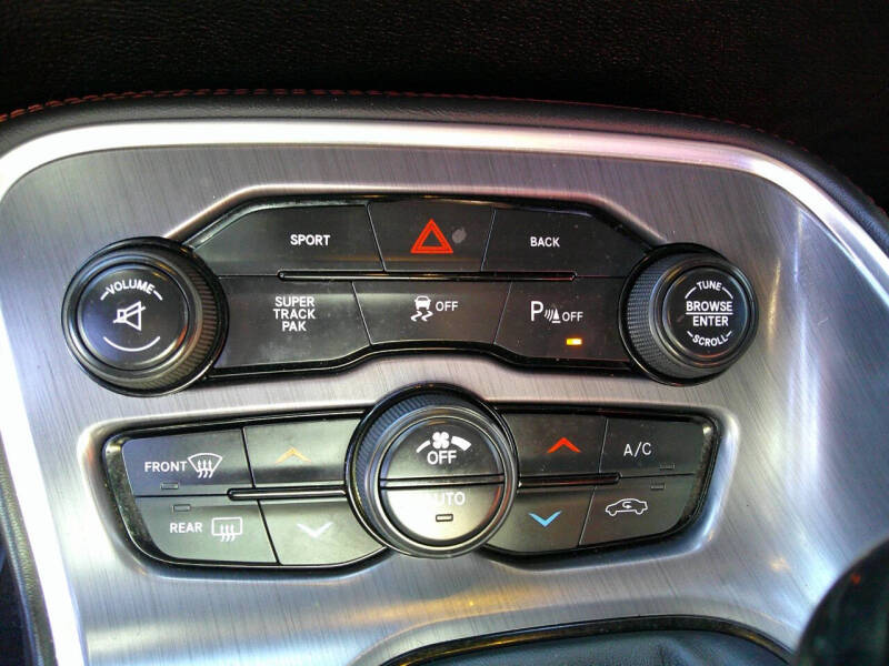 2016 Dodge Challenger R/T Plus Shaker