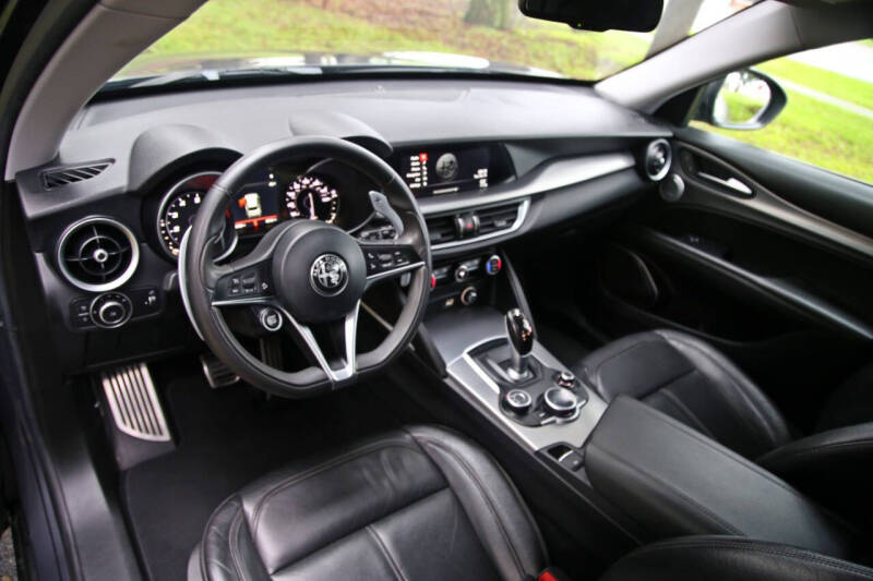 2018 Alfa Romeo Stelvio Sport