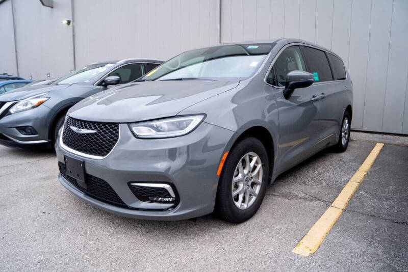 2023 Chrysler Pacifica Touring L