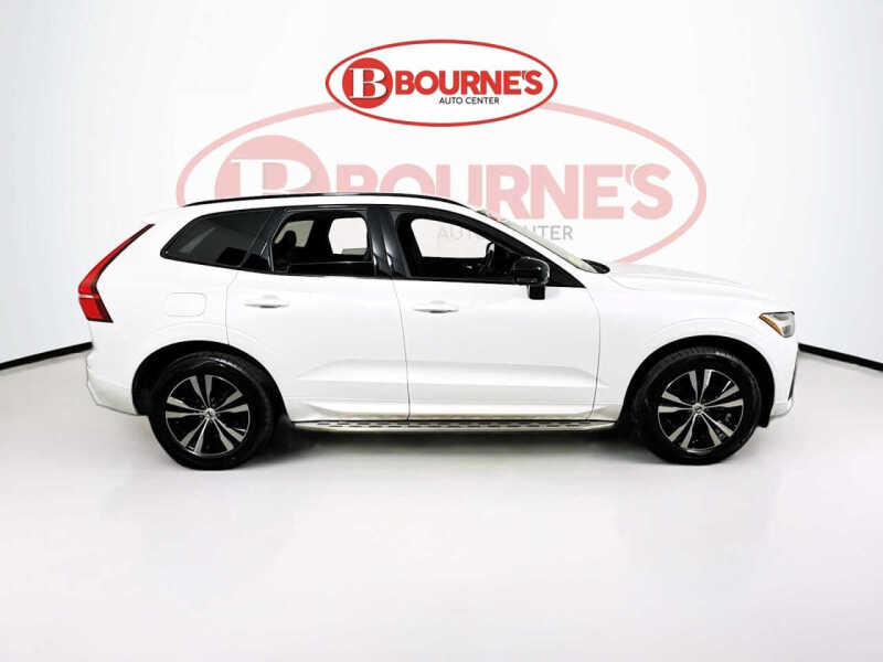 2024 Volvo XC60 B5 Core Dark Theme