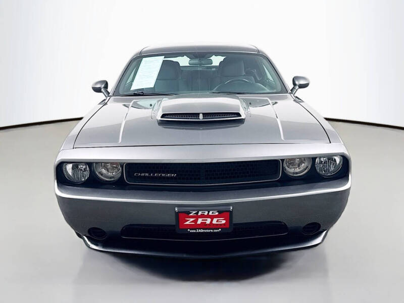 2011 Dodge Challenger SE