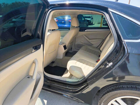 2015 Volkswagen Passat 1.8T SE