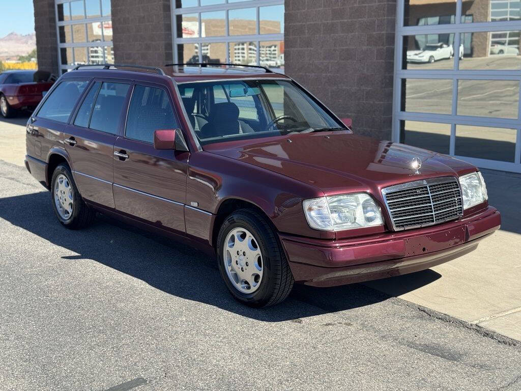 1995 Mercedes-Benz E-Class 2