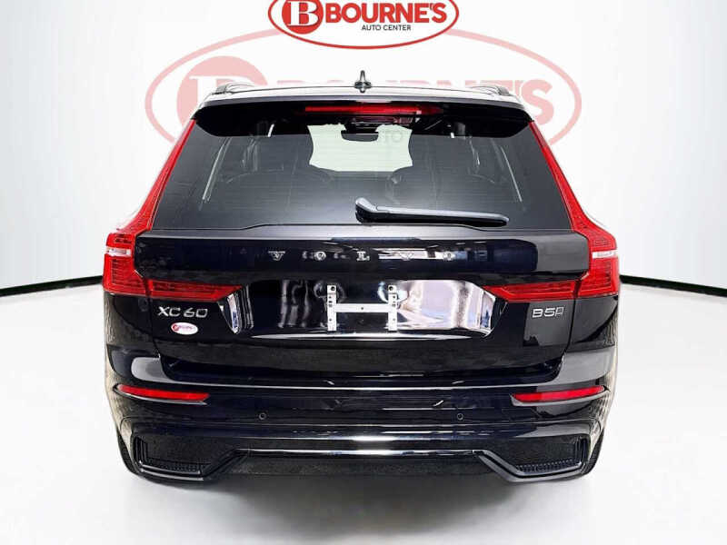 2023 Volvo XC60 B5 Plus Dark Theme