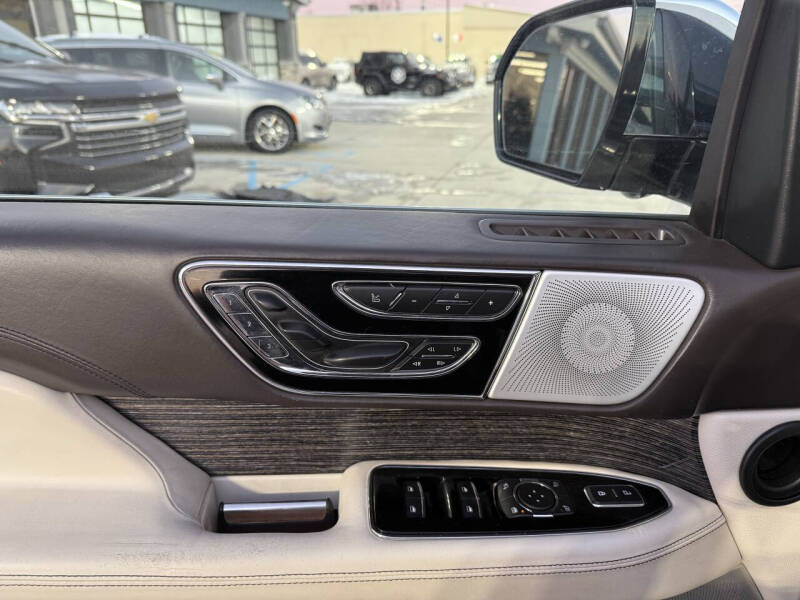 2019 Lincoln Navigator L Black Label