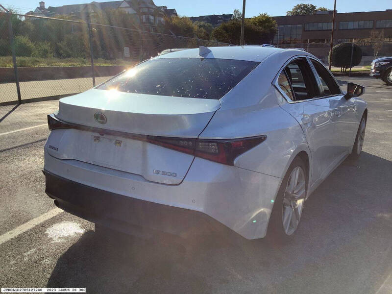 2023 Lexus IS 300