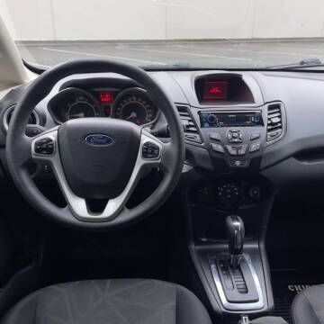 2012 Ford Fiesta SE