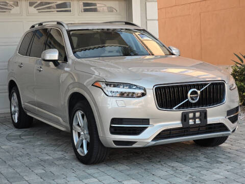 2016 Volvo XC90 T8 eAWD Momentum
