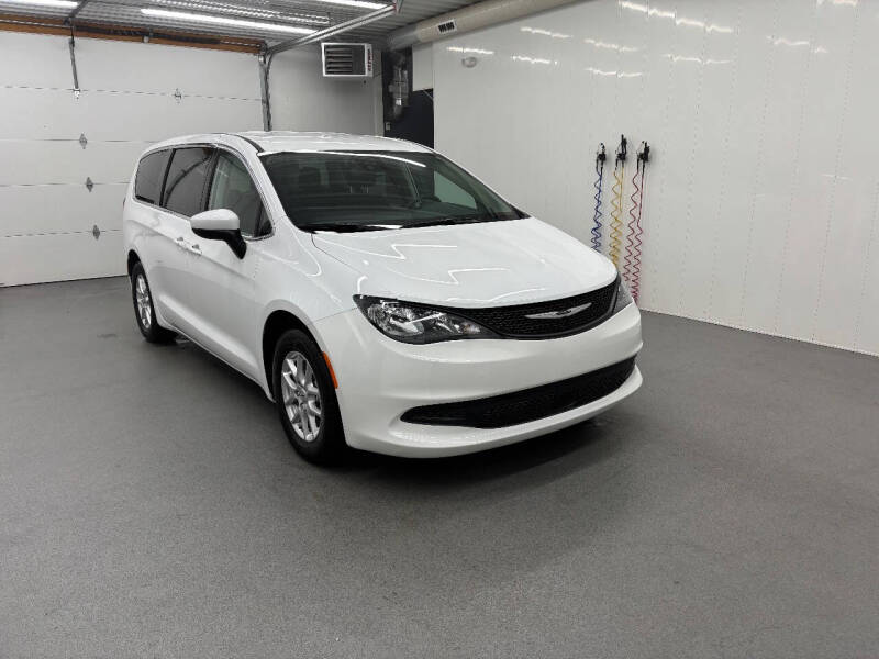 2023 Chrysler Voyager LX