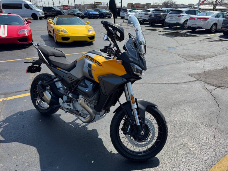 2025 Moto Guzzi Stelvio
