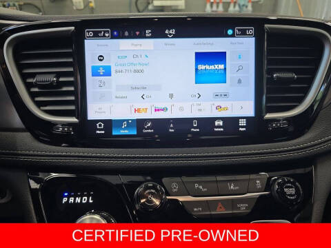 2026 Chrysler Pacifica Select