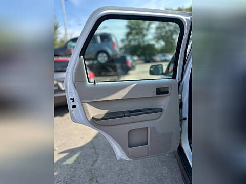 2010 Ford Escape XLS