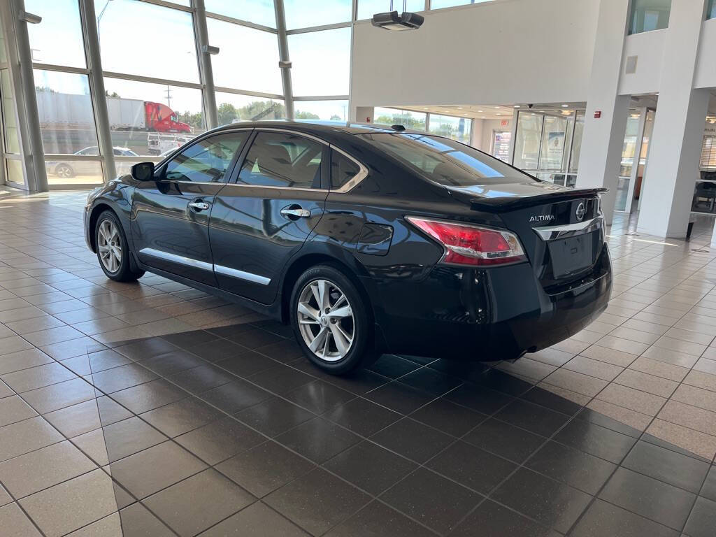 2015 Nissan Altima for sale at Auto Haus Imports in Grand Prairie, TX