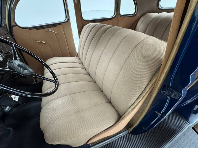 1936 Ford Deluxe