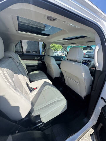 2017 Ford Explorer Platinum