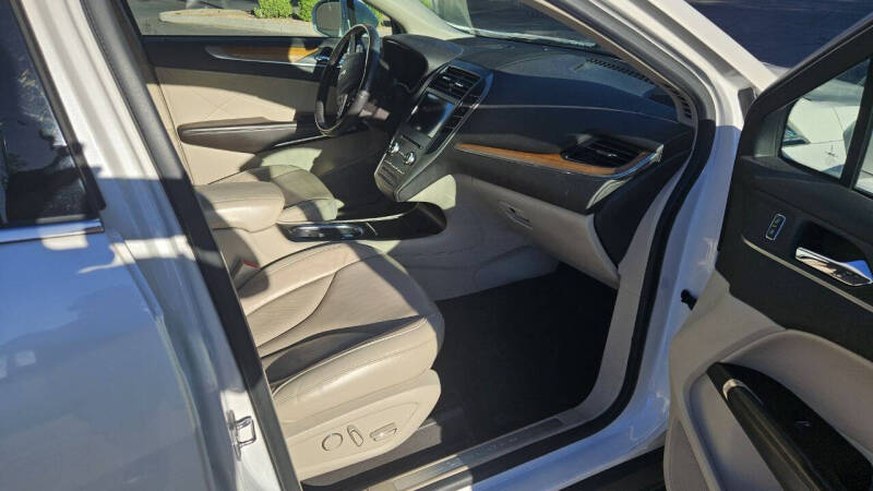 2019 Lincoln MKC Select
