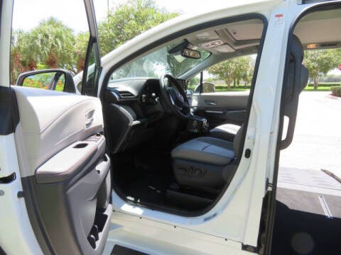 2023 Toyota Sienna XLE 8-Passenger