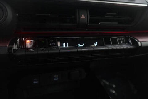 2025 Toyota Prius Plug-in Hybrid