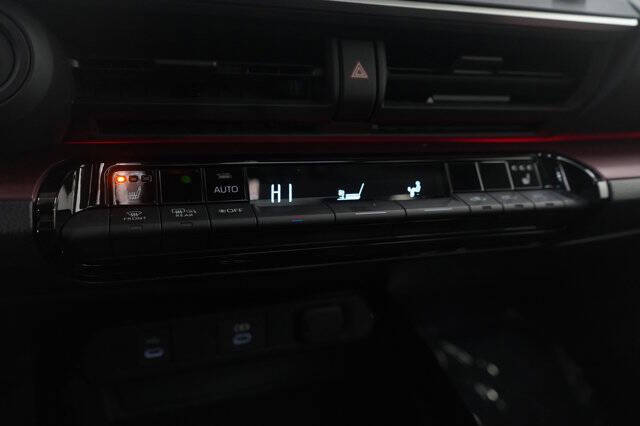 2025 Toyota Prius Plug-in Hybrid