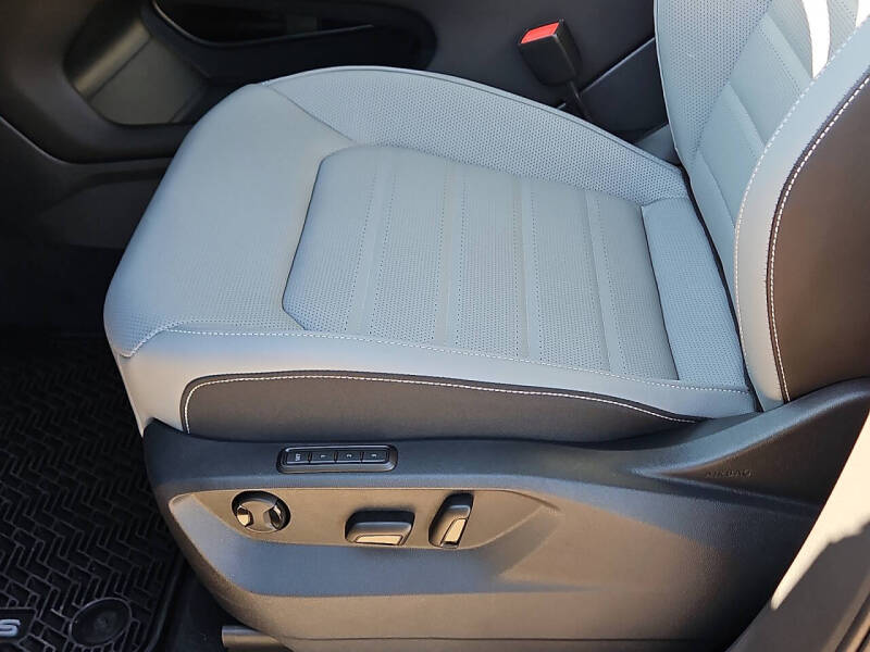 2026 Volkswagen Atlas Cross Sport SEL R-Line Black 4Motion