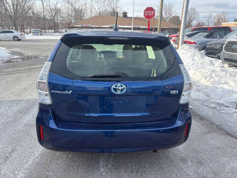 2012 Toyota Prius v Three