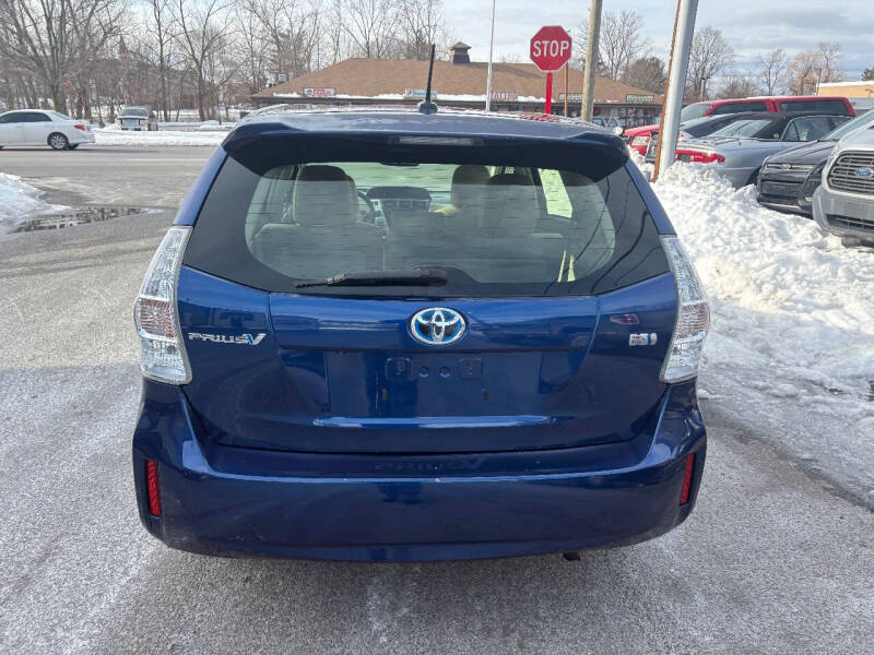2012 Toyota Prius v Three