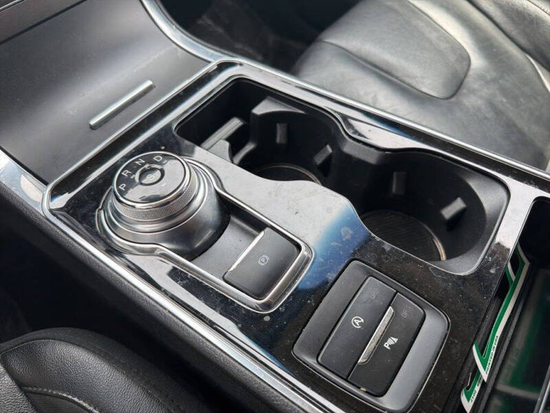 2020 Ford Edge Titanium