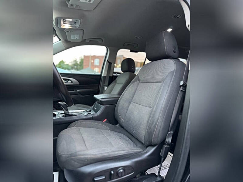 2018 Chevrolet Traverse LT Cloth