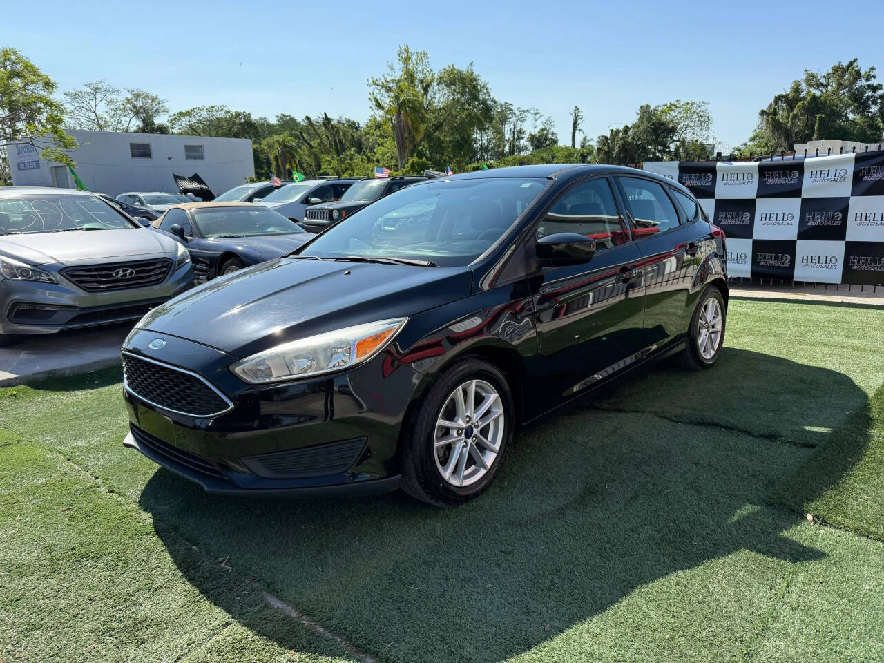 Black 2018 Ford Focus SE SE 4dr Hatchback 2
