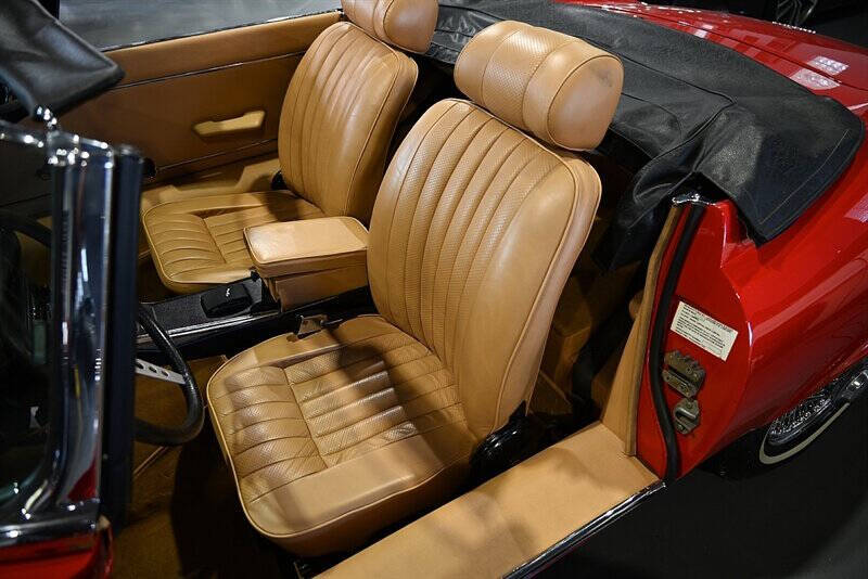 1974 Jaguar XKE 23