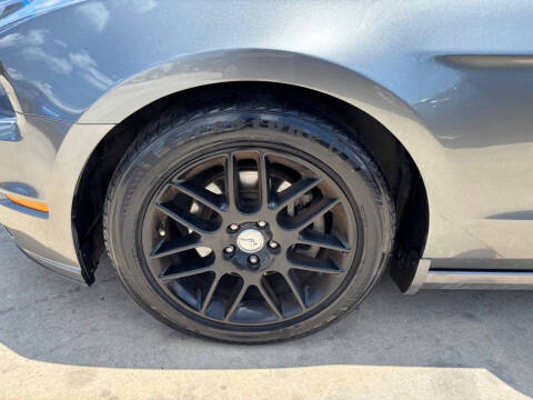2014 Ford Mustang V6