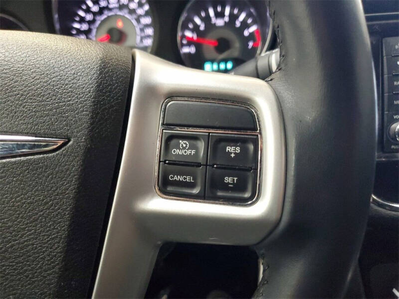 2012 Chrysler 200 Limited