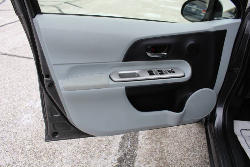 2012 Toyota Prius c Four