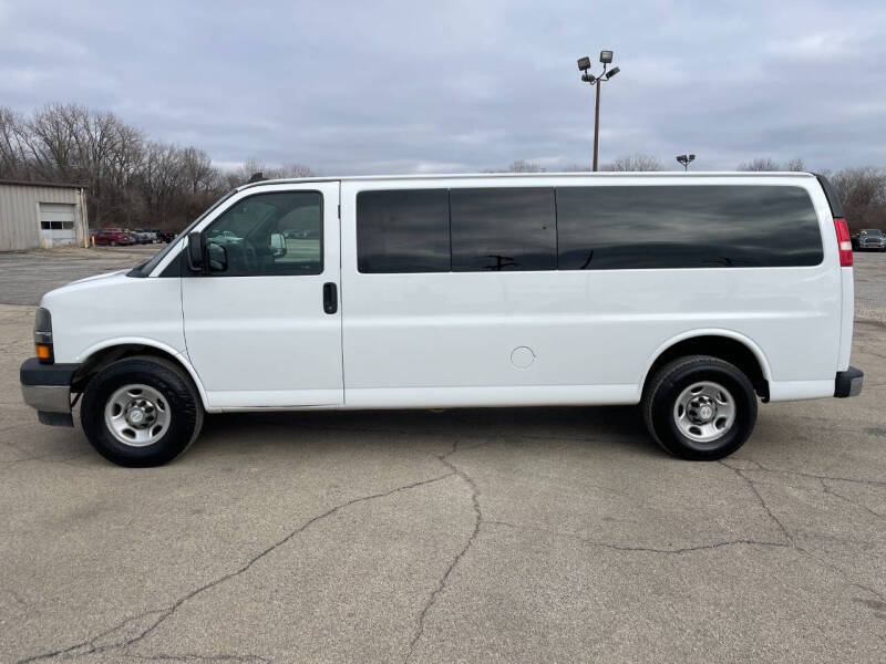 2017 Chevrolet Express LT 3500
