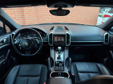 2014 Porsche Cayenne Platinum