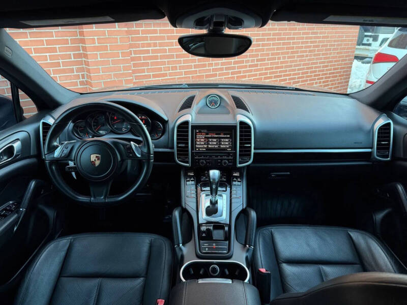 2014 Porsche Cayenne Platinum