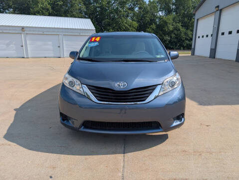 2014 Toyota Sienna LE 8-Passenger
