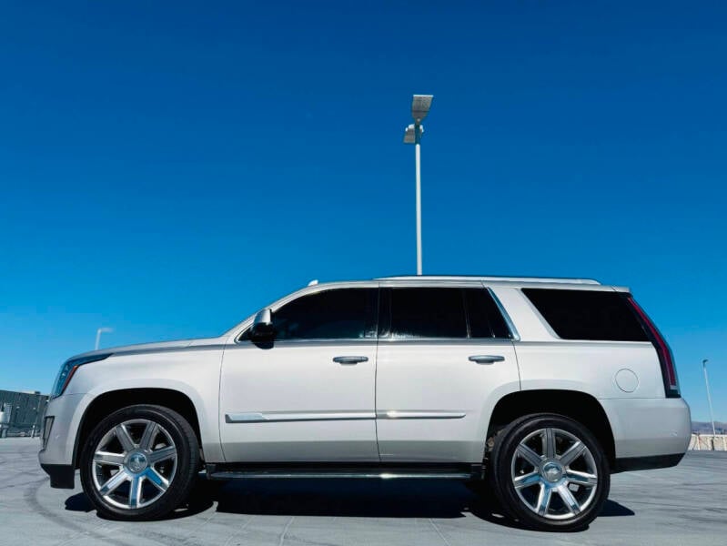 2019 Cadillac Escalade Luxury photo 12