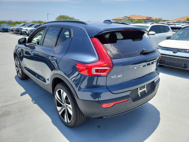 2026 Volvo XC40 B5 Plus