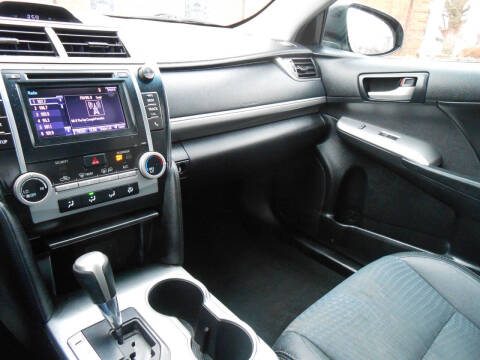 2014 Toyota Camry SE