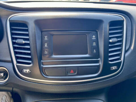 2016 Chrysler 200 Limited