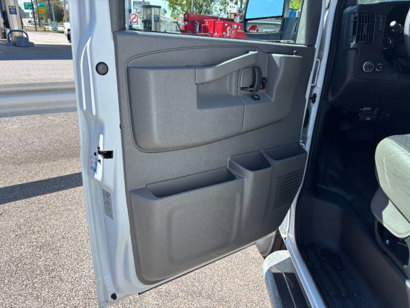 2024 GMC Savana 2500