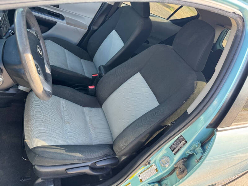2013 Toyota Prius c Three