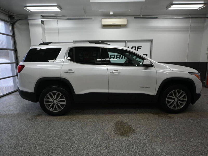 2017 GMC Acadia SLE-2