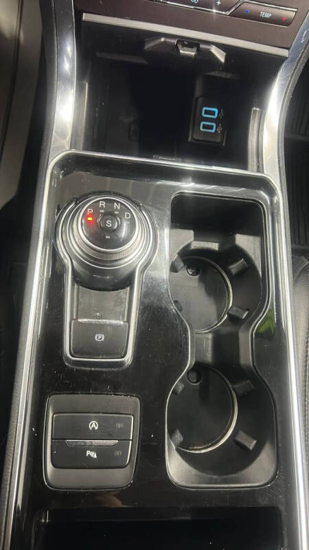 2020 Ford Edge Titanium