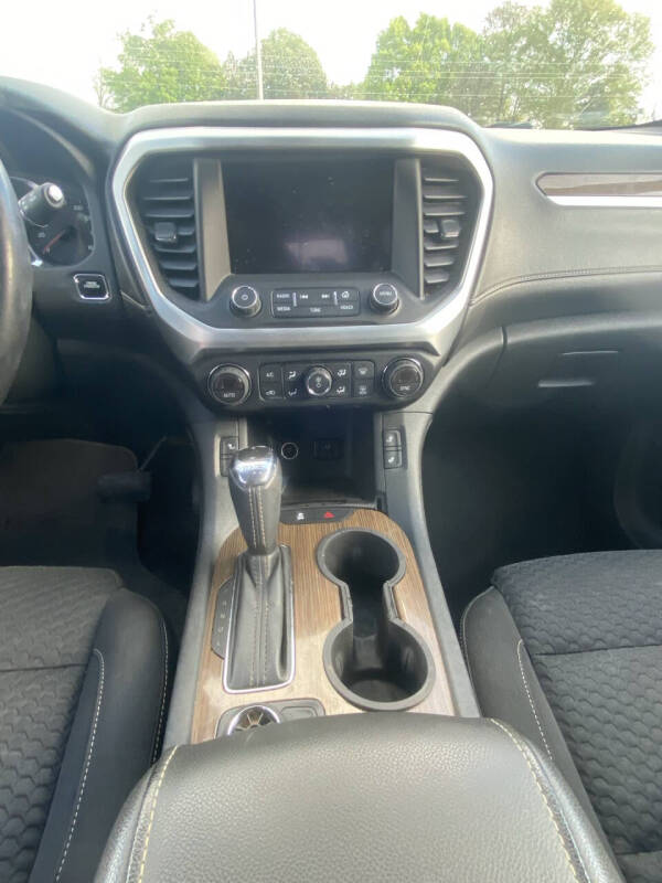 2017 GMC Acadia SLE-2