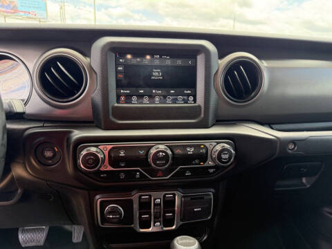 2022 Jeep Gladiator Sport
